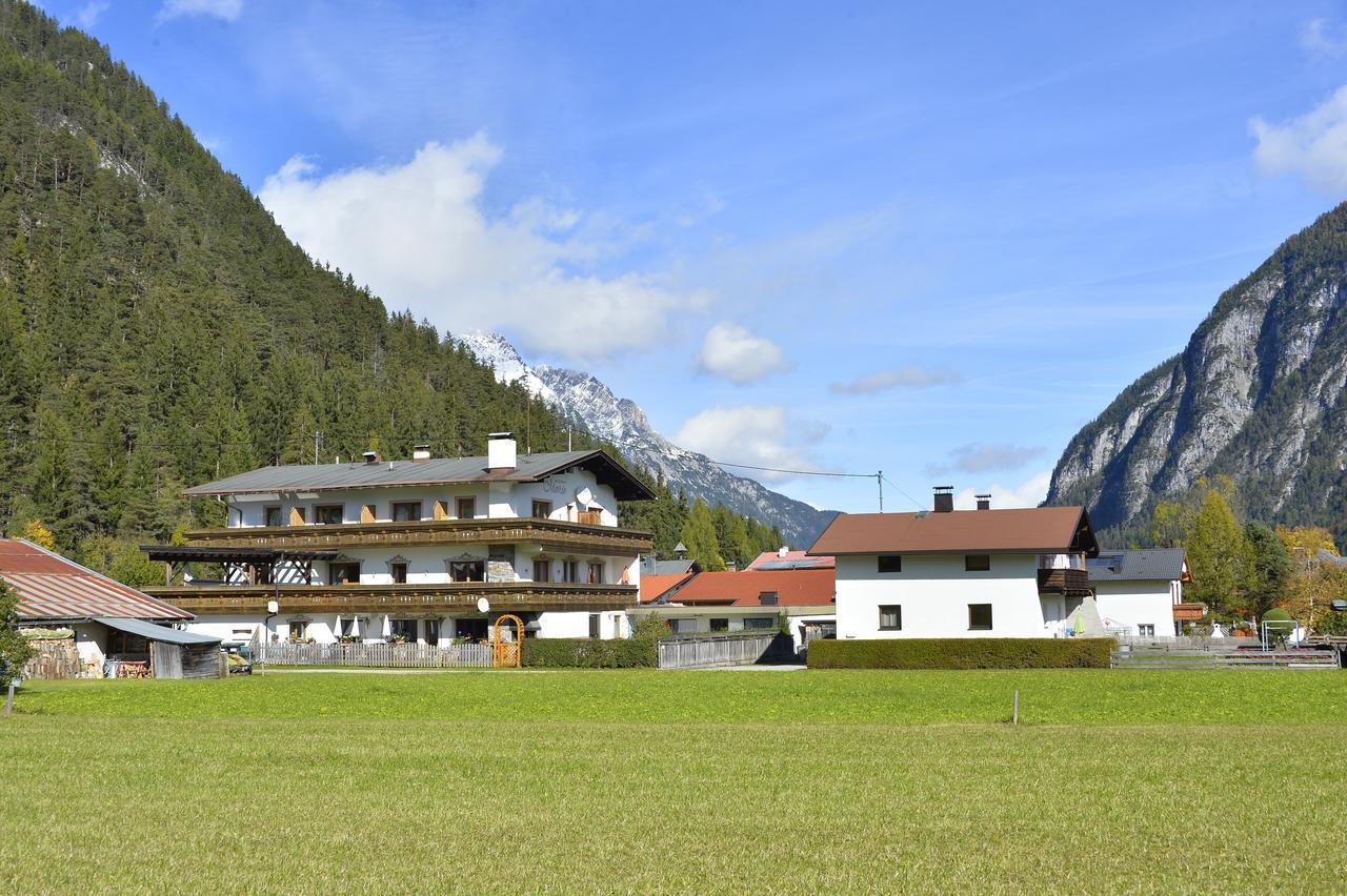 Pension Und Apartments Landhaus Marie 로이타쉬 외부 사진