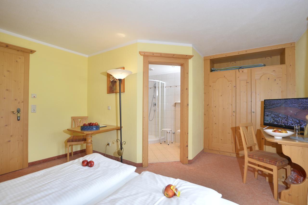 Pension Und Apartments Landhaus Marie 로이타쉬 외부 사진