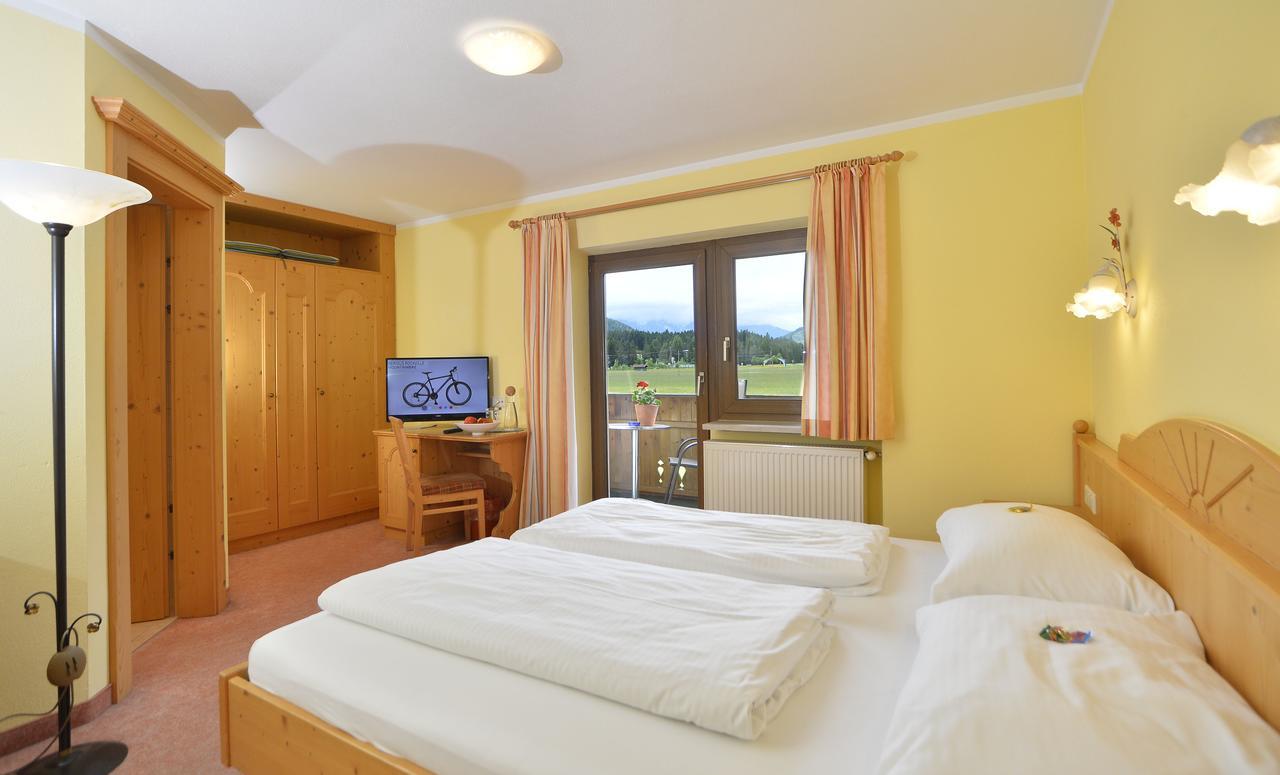 Pension Und Apartments Landhaus Marie 로이타쉬 외부 사진