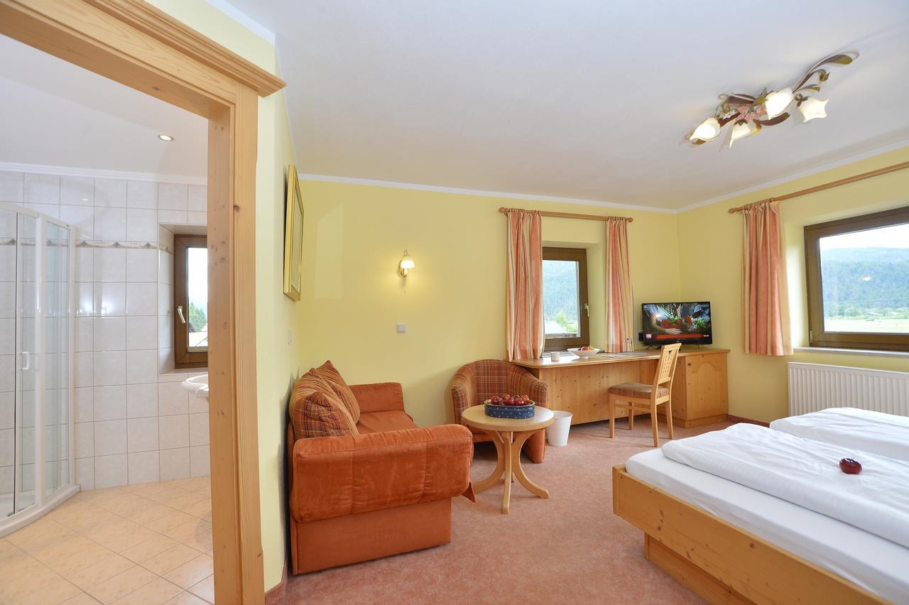 Pension Und Apartments Landhaus Marie 로이타쉬 외부 사진
