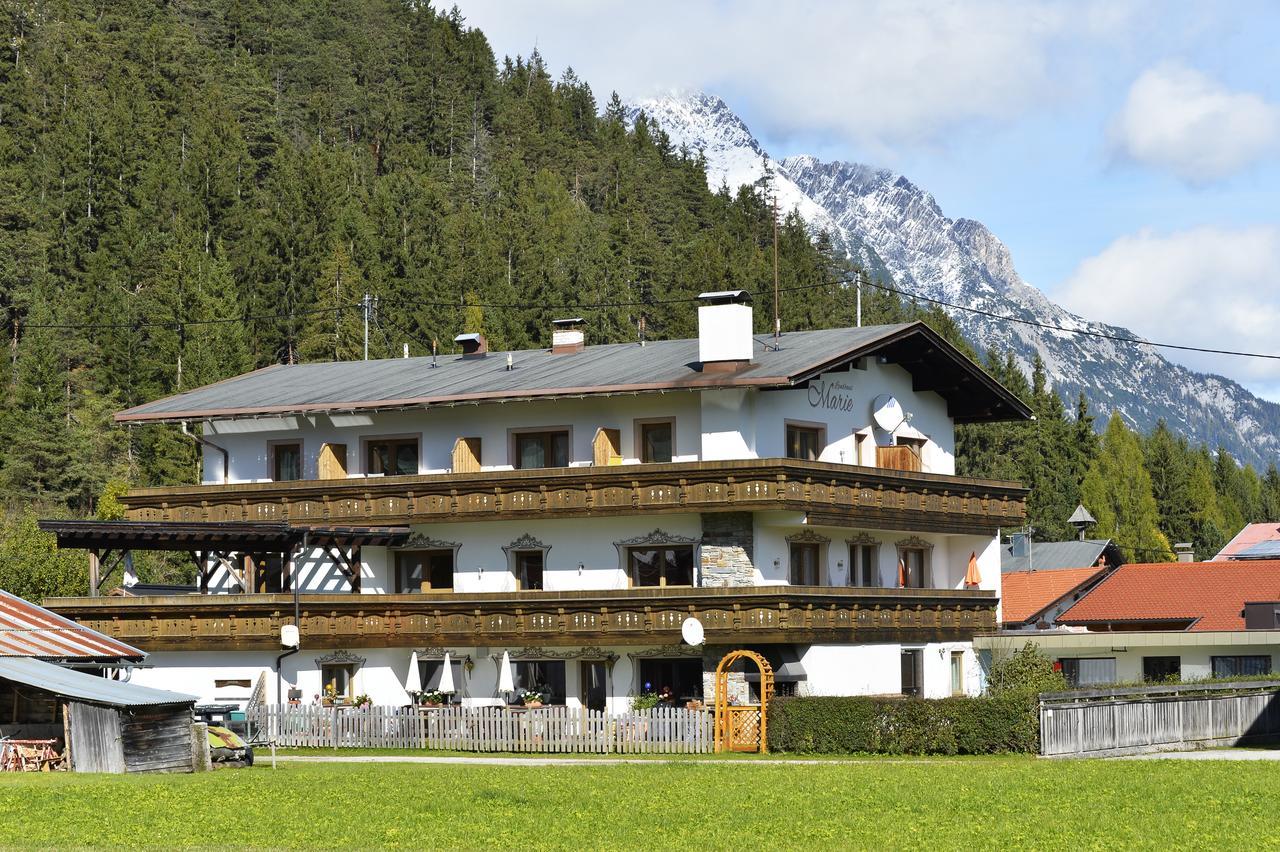 Pension Und Apartments Landhaus Marie 로이타쉬 외부 사진